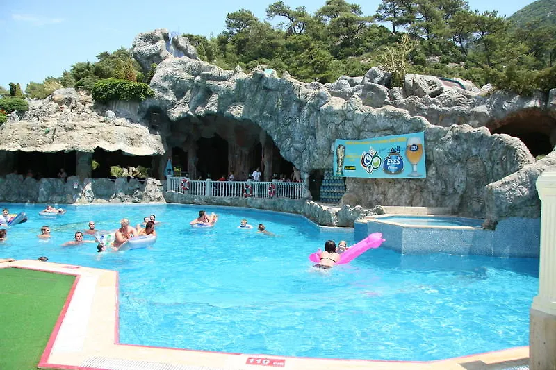 Grand Aquarium Apart İçmeler Hotel