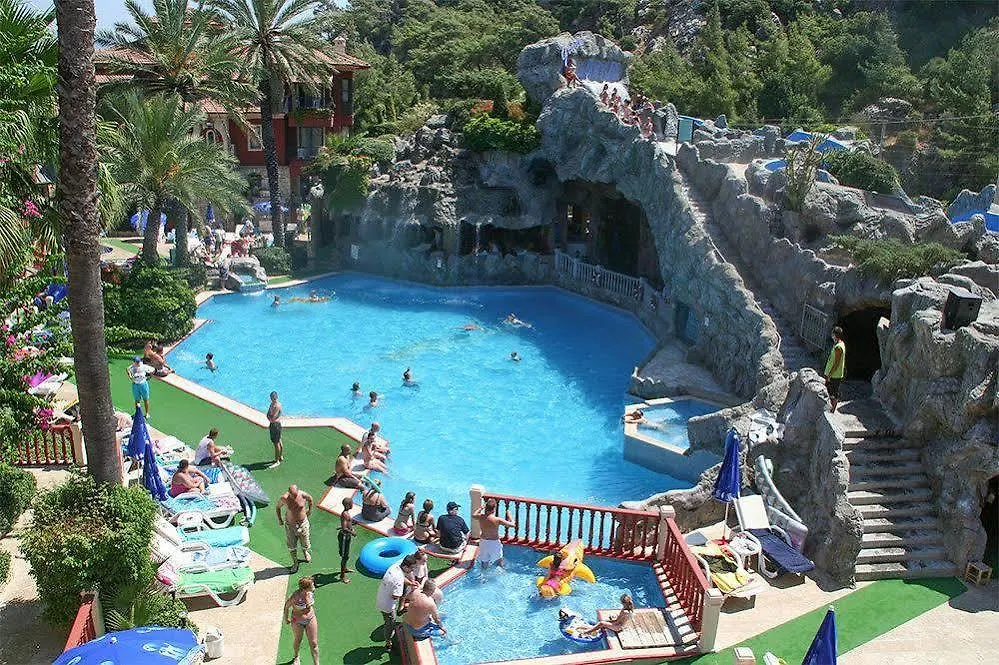 Hotel Grand Aquarium Apart İçmeler