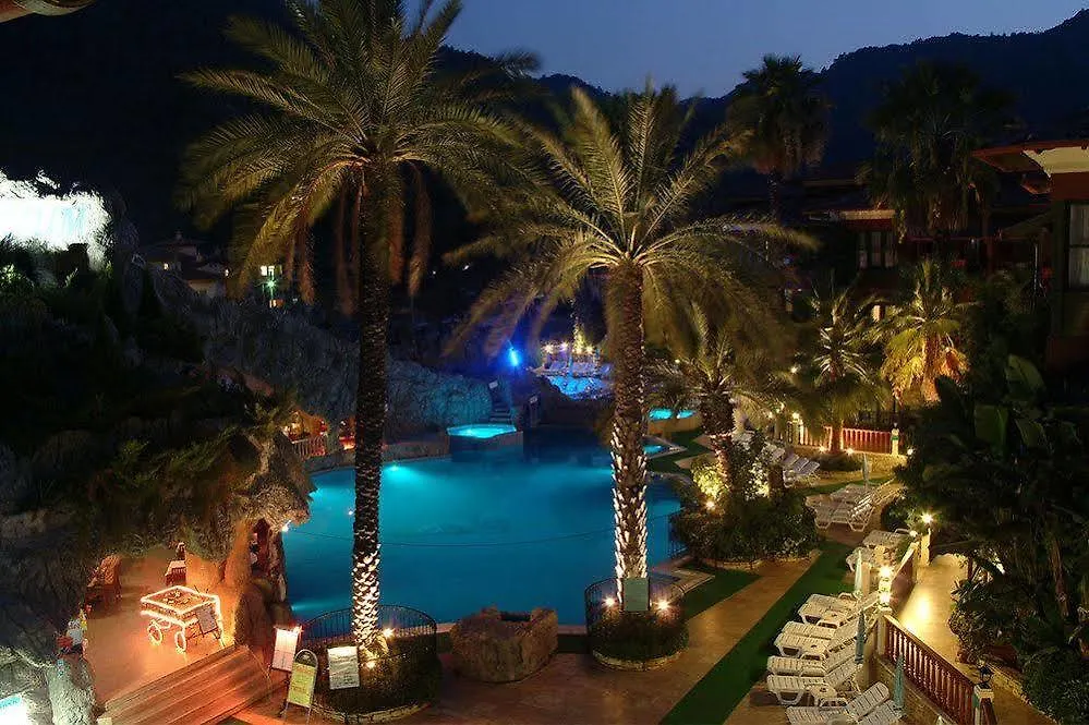 Grand Aquarium Apart İçmeler Tyrkiet