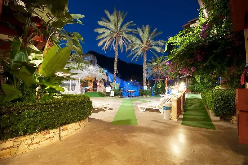 Grand Aquarium Apart İçmeler Hotel
